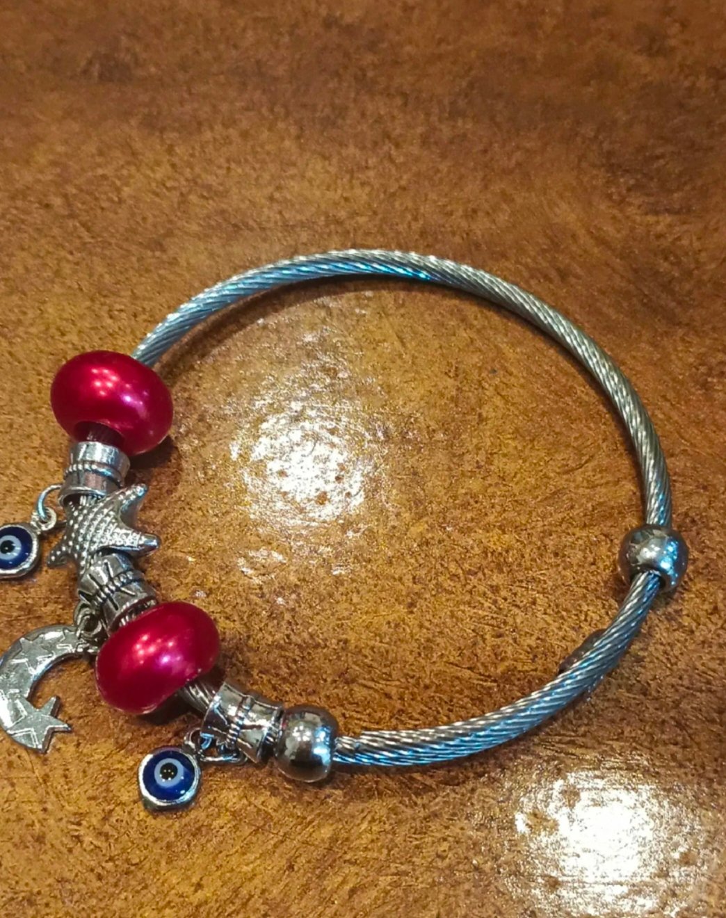 Stainless steel bracelet available in 5 colours 
