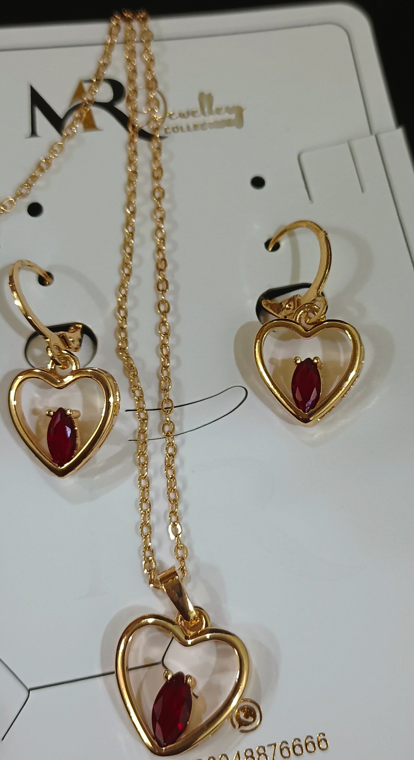 Gold plated lacket chain and earrings very beautiful and elegant design reasonable price 